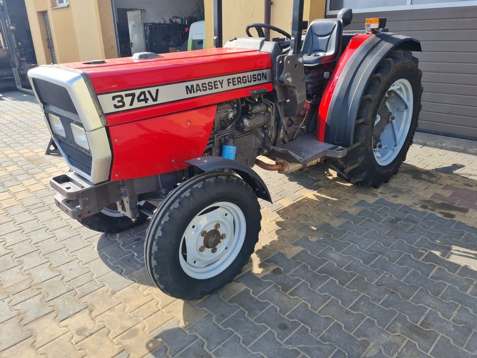 Massey Ferguson 374V