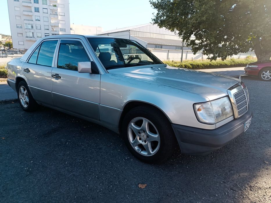 Mercedes- Benz 200 D
