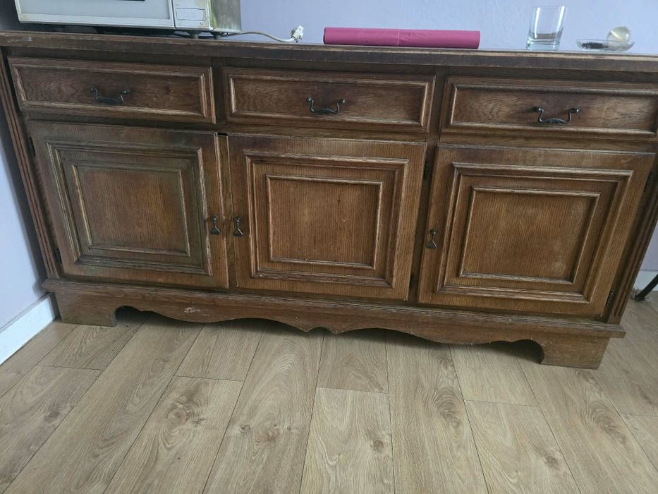 Kredens 3 drzwiowy antyk z szufladami Mebel wykonany z dębu