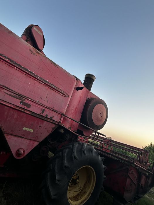 Комбайн  Massey Ferguson з документами