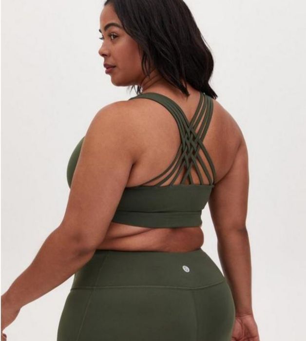 Спортивный топ от torrid active