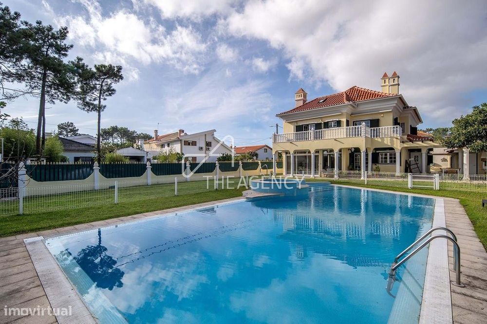 Espaçosa Moradia de 7 Quartos na Aroeira, Perto de Lisboa, Praias e Go