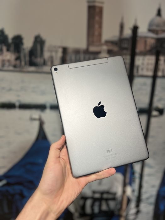 Apple iPad Pro 9.7" 128gb Wi-Fi+LTE з гарантією АКБ 94%