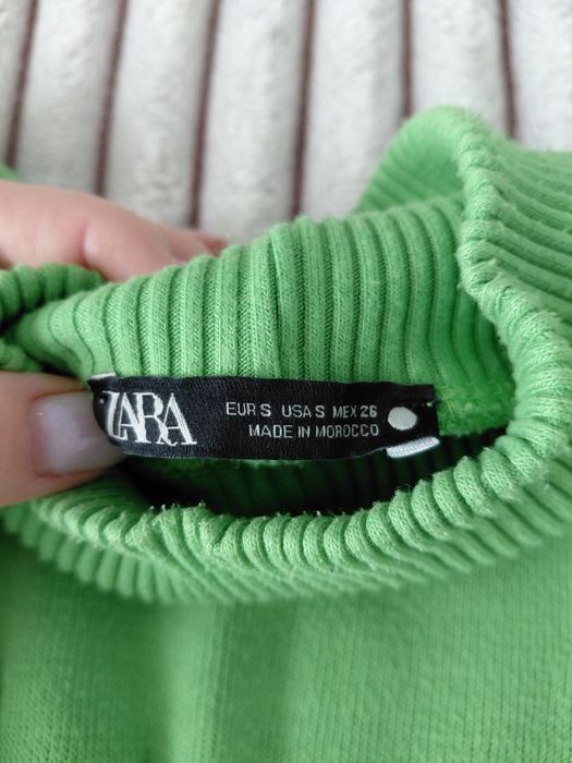 Трикотажный свитер