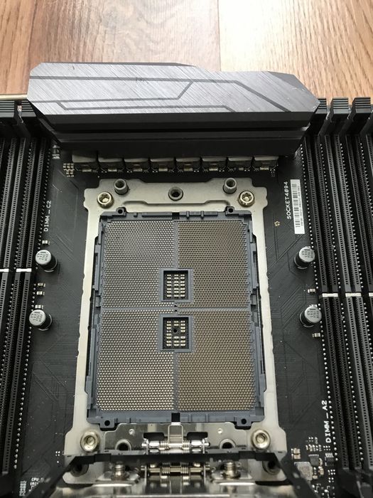 Материнська плата Asus ROG Zenith Extreme X399 Socket STR4(Threadrippe