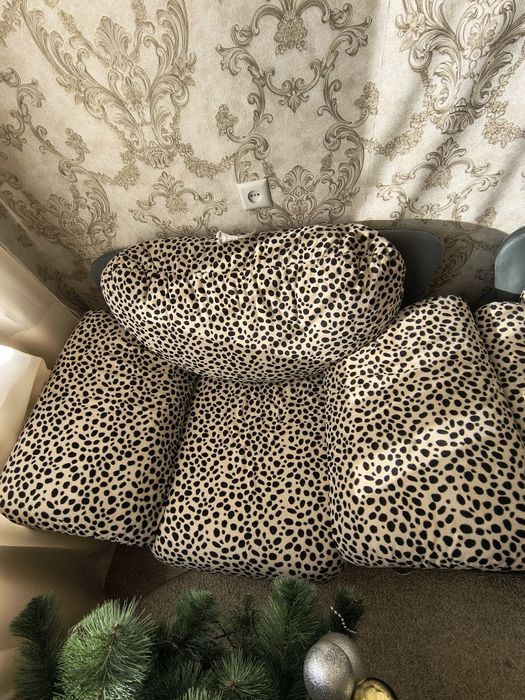 Диван з кріслами