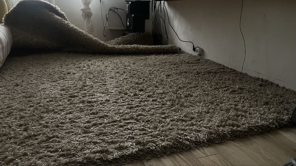 Килим бу бежевий