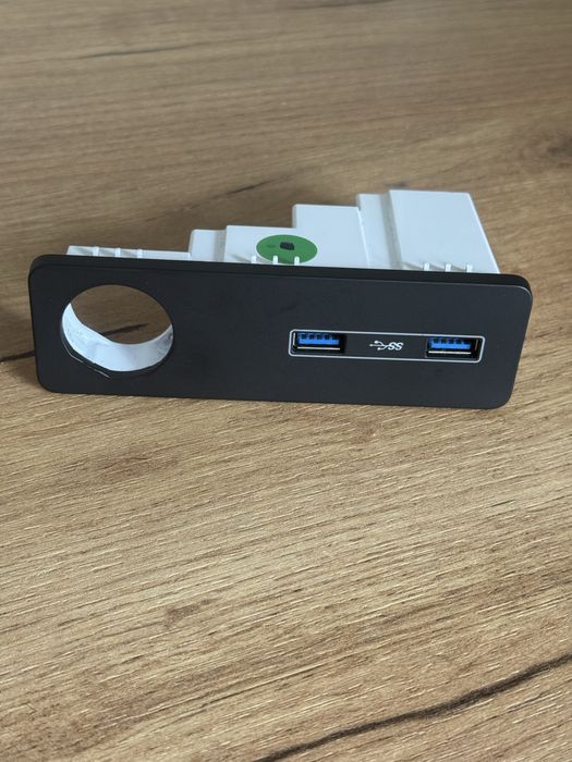 USB порт Range Rover Sport FW93–19E110-CA