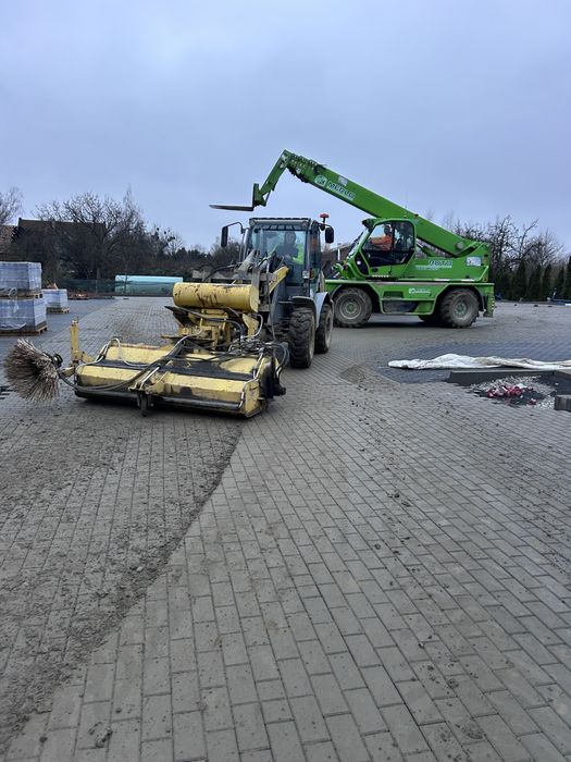 Zamiatanie zamiatarka drogi place parkingi Jelcz Olawa Wrocław