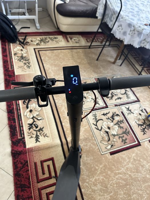продам електросамокат Xiaomi
