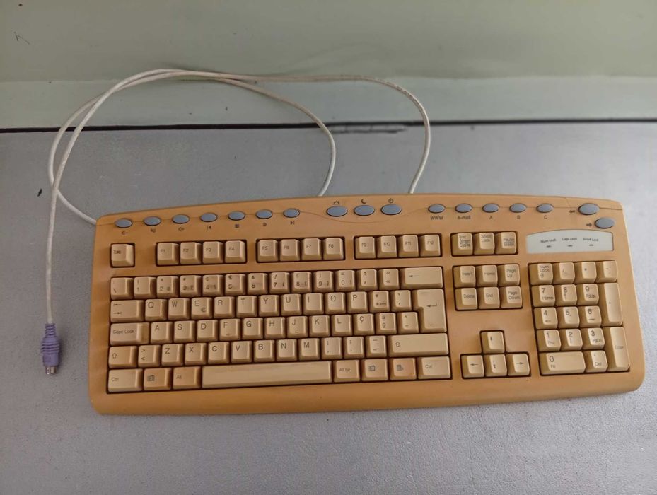 Teclado vintage TOTALMENTE MECANICO DE 1995