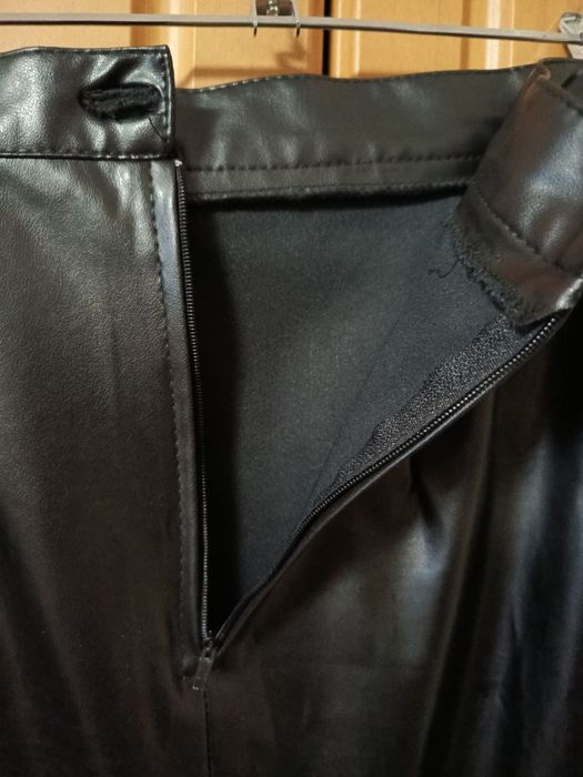 Шкіряна спідниця