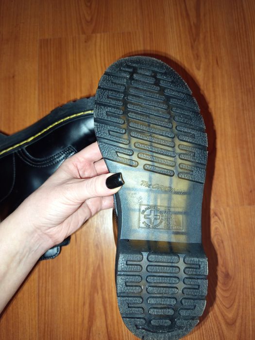 Продам взуття  Dr.Martens.