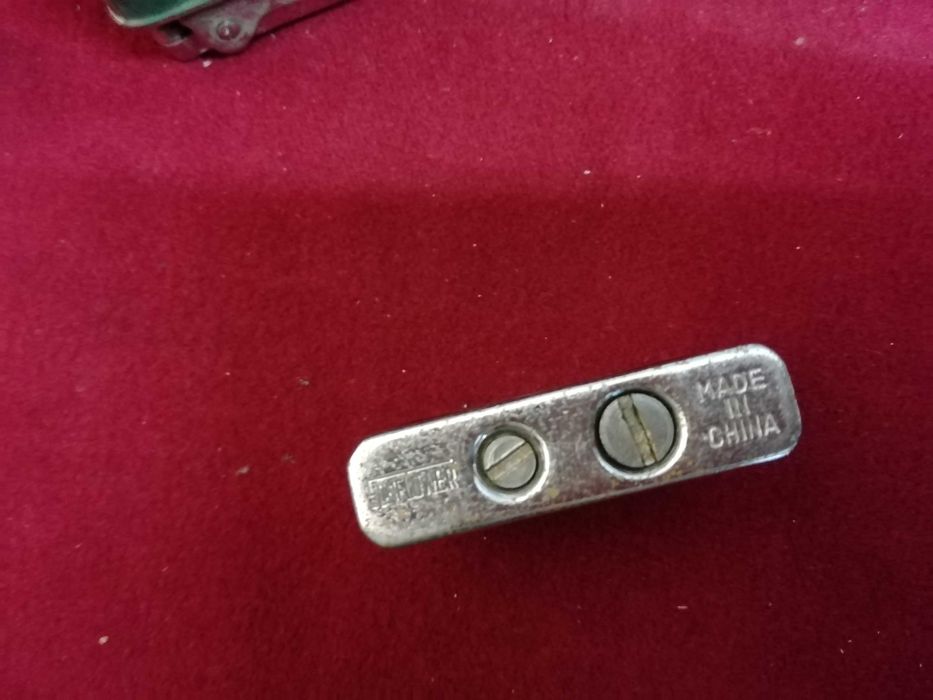 Lote de 5 isqueiros antigos - Omega, Varaflame, Kawee
