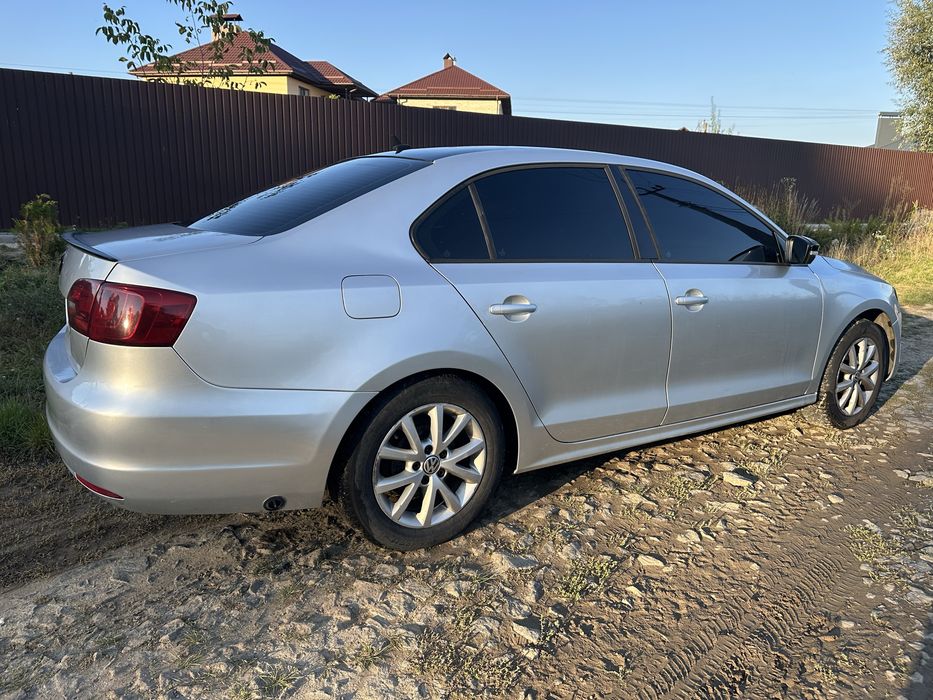 Продам Volkswagen Jetta 2011