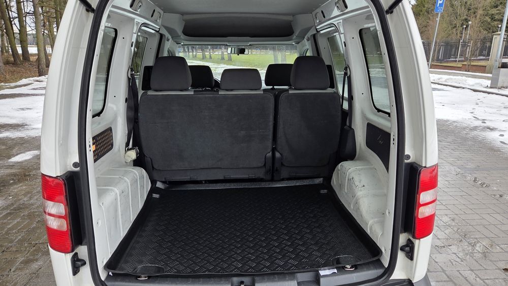 VW Caddy_2012r.lift_5osób_podgrzewane fotele