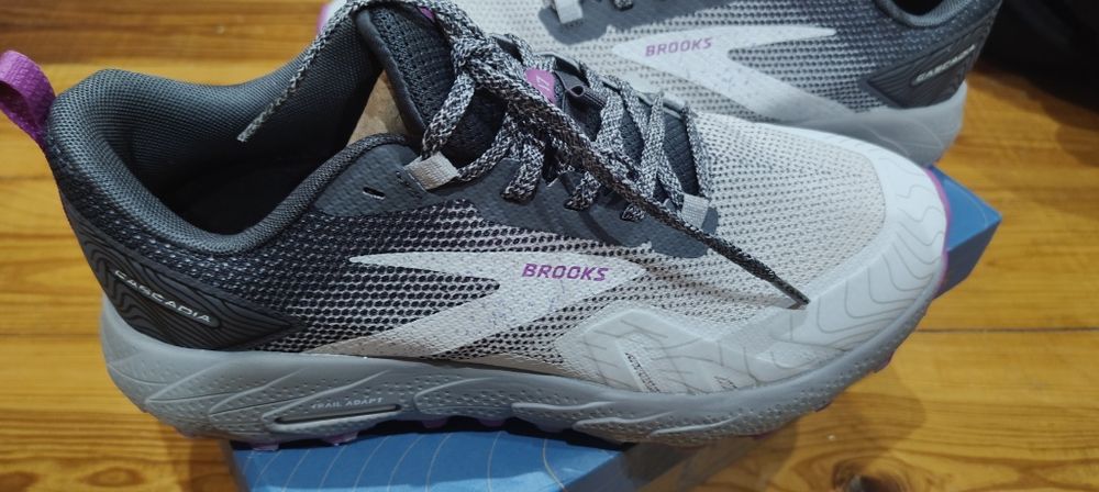 Obuwie do biegania Brooks 42