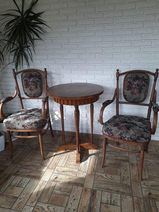 Старинные Венские кресла Войцехов