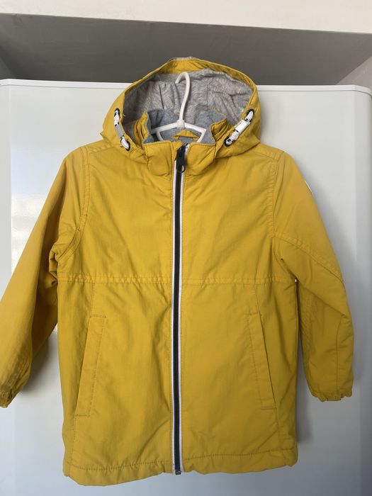 Курточка вітровка, штани та футболка