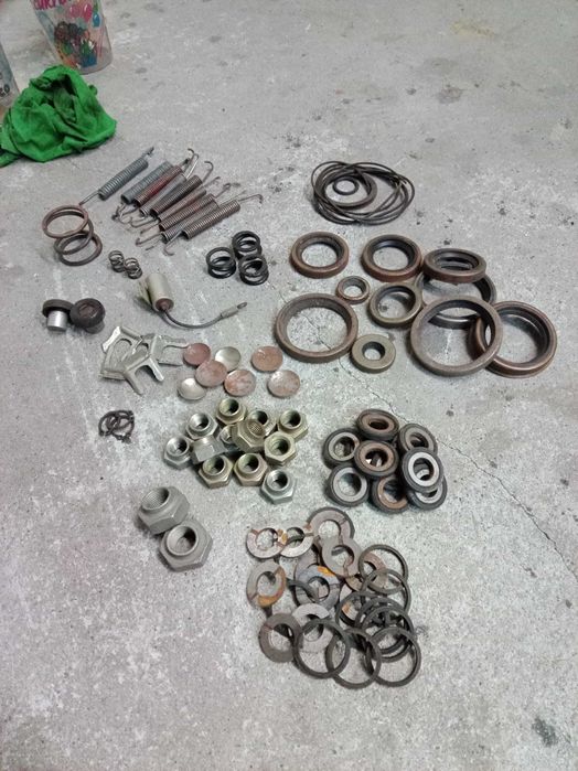 Części FIAT 126p MALUCH lampy tył, osłona półosi i inne