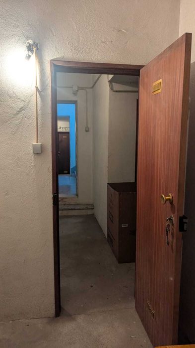 T2 com Arrecadação no Carregado – Excelente Localização