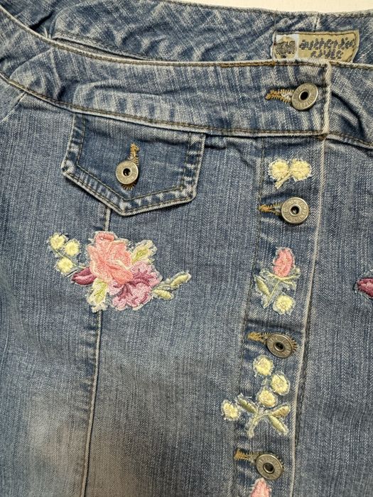 Jeansowa haftowana kurtka z odkrytymi ramionami Authentic Style