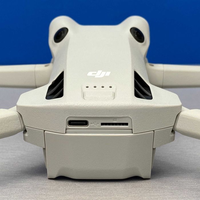 DJI Mini 4 Pro Fly More Combo (DJI RC 2)