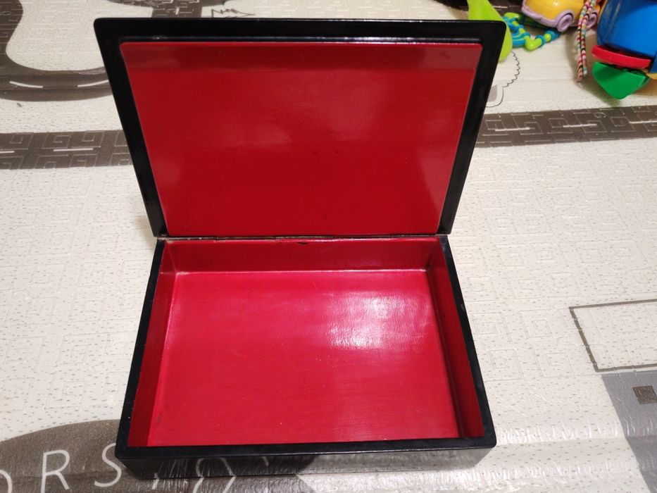 Продам шкатулку.