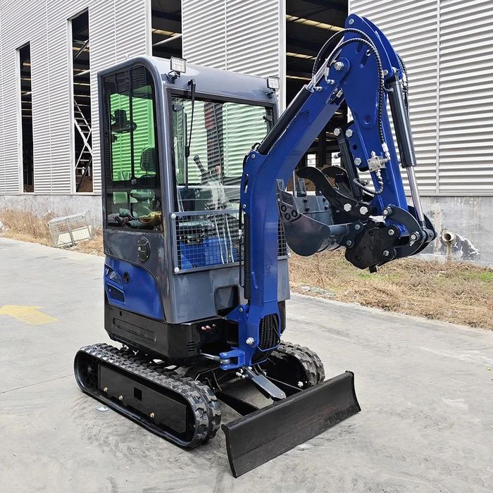 YCW-15  Minikoparka 1,6 tony, silnik 3 cylindry, 25KM