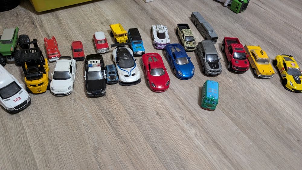 Ціна за всі Продам всі металеві машинки