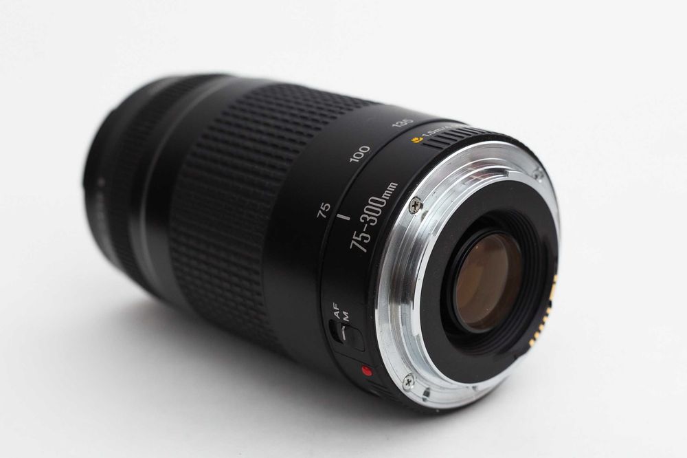 Canon EF 75-300mm f/4.0-5.6 II