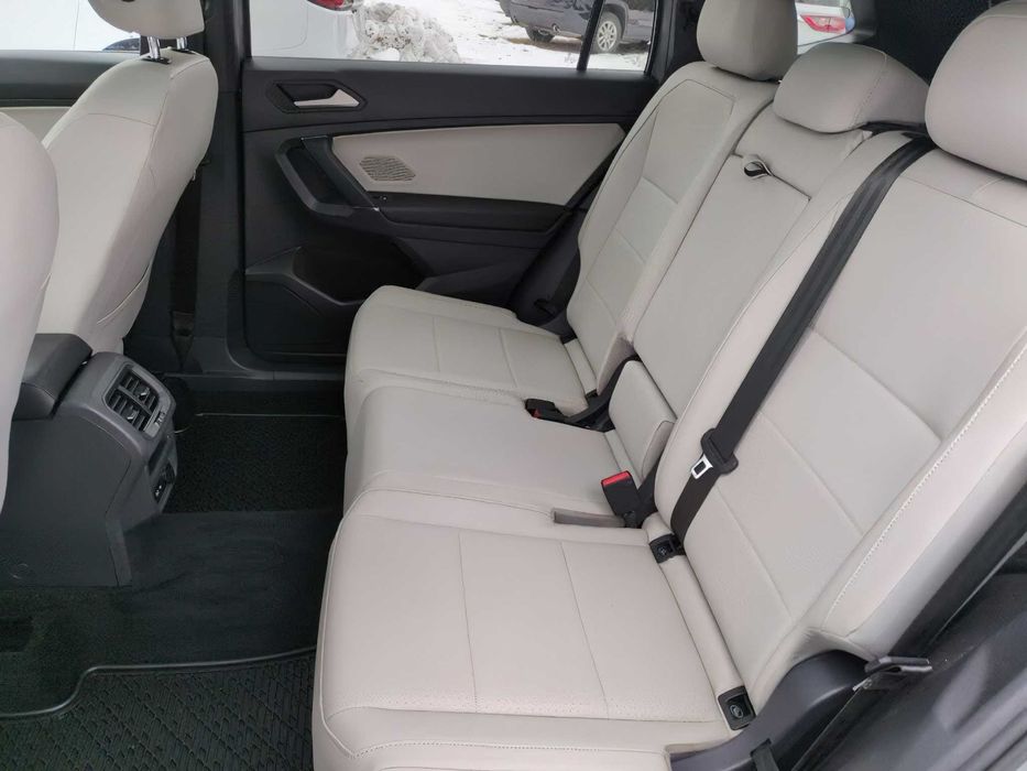 Volkswagen Tiguan      2020