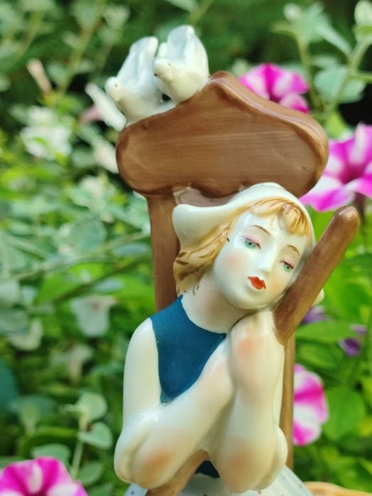Rzadka figurka porcelanowa "Kopciuszek" ZSRR. Kijów.