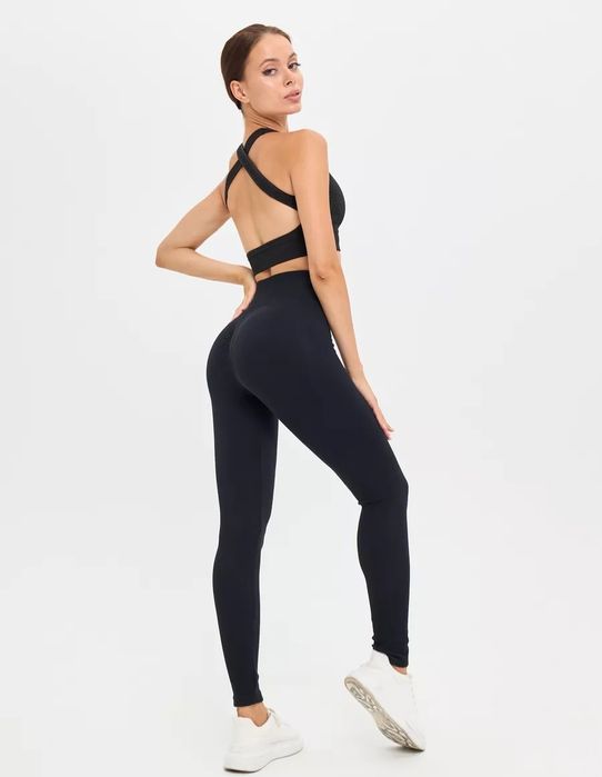 Лосини в рубчик з пуш ап Леггінси в рубчик з пуш апп ефектом лосины