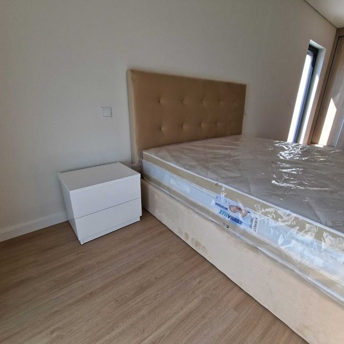 Camas de Casal Estofadas de Luxo 199€ Disp. em Várias Cores! 190x140m!