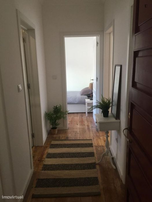 Quarto - localizado em Pontinha Lisbon