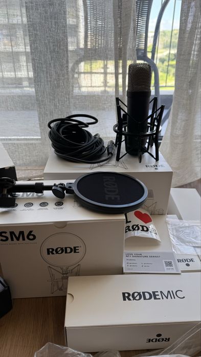 Rode NT1 Signature with Focusrite Scarlett 2i2 4th Gen