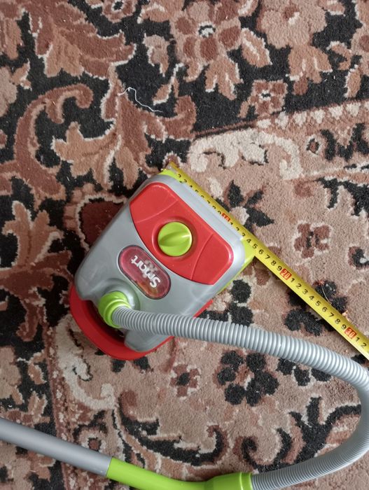 Пилосос детский на батарейках. Состояние рабочее.