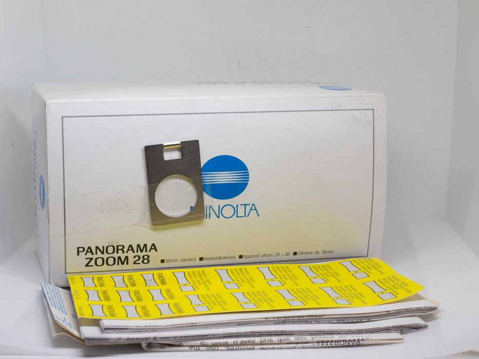 Máquina fotográfica analógica 35mm Minolta Panorama Zoom 28 + caixa