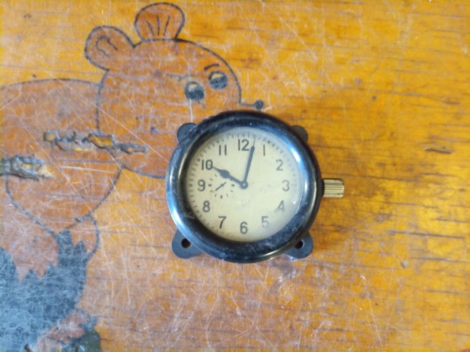 Часы авиационные