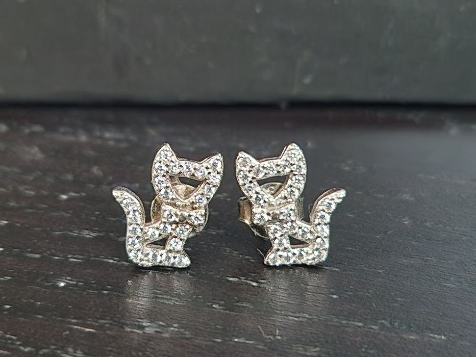 Srebrne kolczyki kotki z cyrkoniami