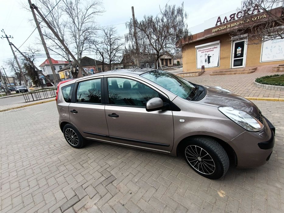 Нисан 1власниця 139тис