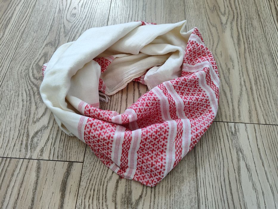 Szal chusta kremowa w czerwoną pepitkę pepitka Accessories