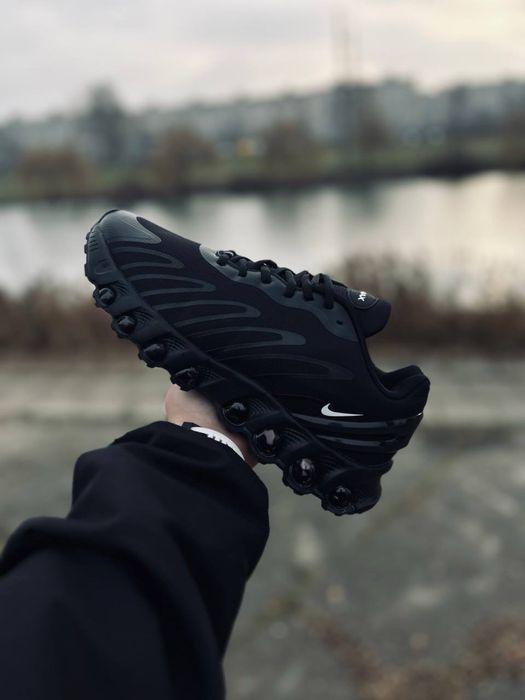 Летние стильные кросовки nike tn plus черные мужские кросовки дышащие красовки найк амортищирующая подошва гелевые подушки