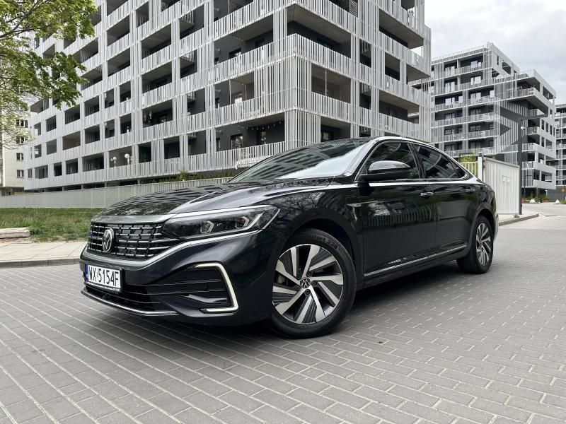 Volkswagen Passat Bezwypadkowy! Minimalny przebieg! VAT23%! 430 PHEV!