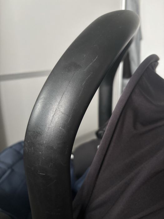 Безпечна автолюлька від 0 до 1 року maxi cosi