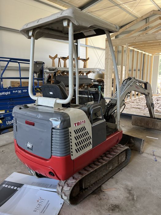 Minikoparka takeuchi TB016