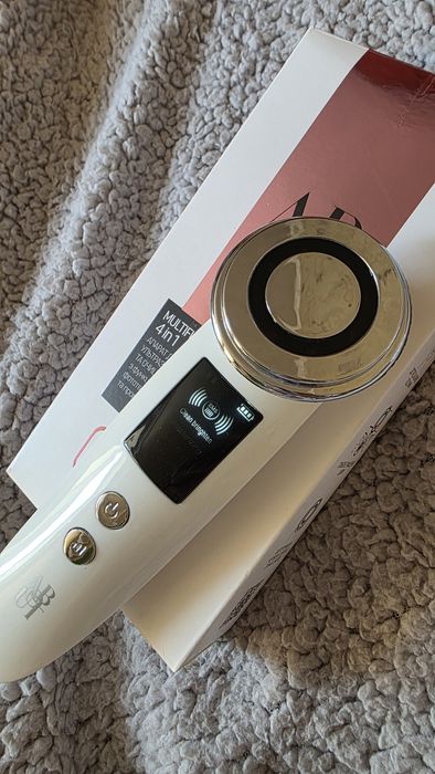 Аппарат для очищения обличчя 4в1