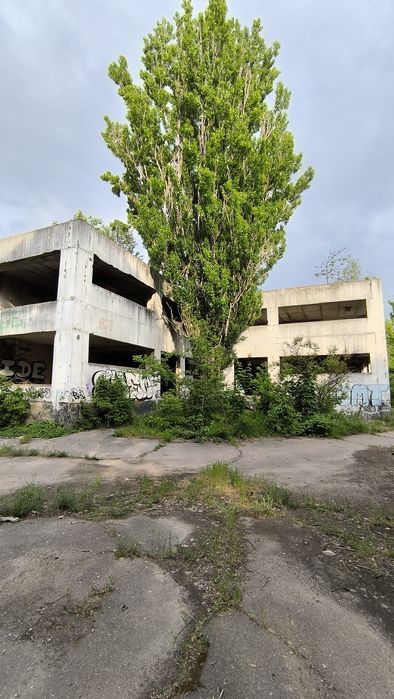 Комплекс приміщень під реконструкцію