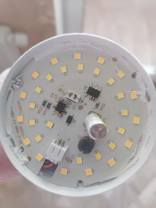 Лампочка с аккумулятором Фонарик Самозаряжающаяся E27, 9 Вт, Опт